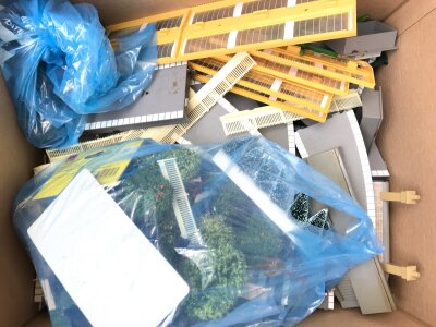 3 Boxes Containing 00 Gauge Platforms, Controllers, And Other Accessories. No Reserve.