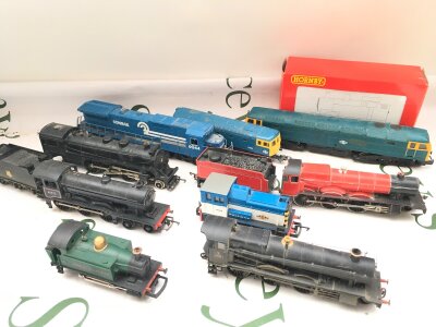A Collection Of 00 Gauge Locomotives Includes A Boxed Hornby Collector’s Club Loco.