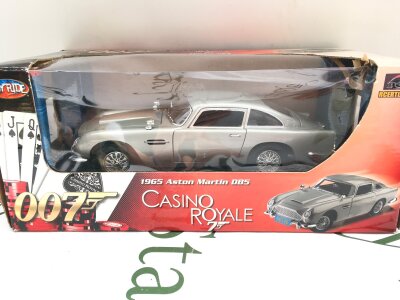 A Boxed 1/18 Scale Joyride James Bond 1965 Aston Martin DB5.