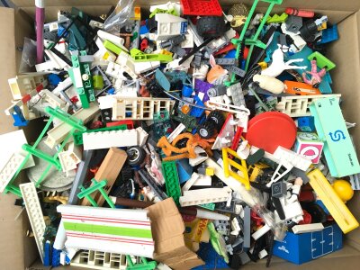 A Large Box Containing Loose Lego. No Reserve.