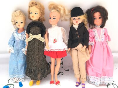 5 X Vintage Pedigree Sindy Dolls. No Reserve.