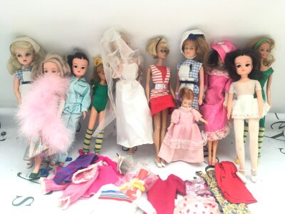 A Collection Of Vintage Sindy and Barbie Dolls. No Reserve.