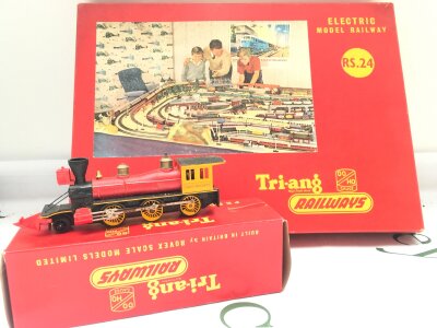A Collection Of Boxed And Loose 00 Gauge. Including Set R/S.24 A 2-6-0 Old Time Locomotive Davy Crockett #R.358 S. etc.