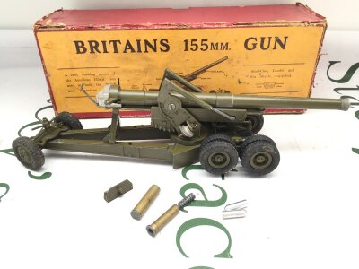 A Boxed Britains 155MM Gun. No Reserve.