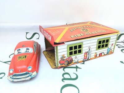 A Marx Toys Timplate Fire Station,  ideal For Spares And Repairs.