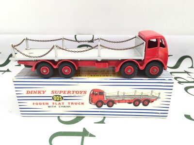 A Boxed Dinky Supertoys Foden Flat Truck With Chains #905.