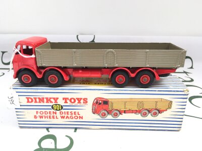 A Boxed Dinky Supertoys Foden Diesel 8-Wheel Wagon #901.