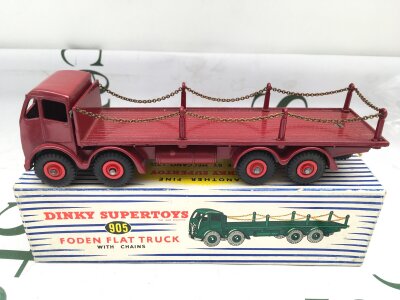 A Boxed Dinky Supertoys Foden Flat Truck With Chains #905.