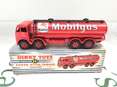 A Boxed Dinky Supertoys Foden 14-Ton Tanker #941.