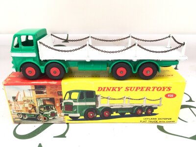 A Boxed Dinky Supertoys Leyland Octopus Flat Truck With Chains #935.