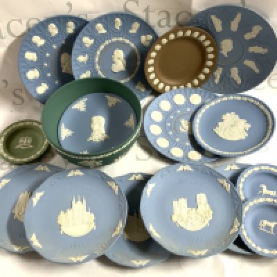 A collection of Wedgewood jasper ware (5)