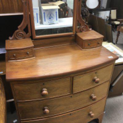 A Mahogany dressing chest fitted with two short and three long drawers. NO RESERVE