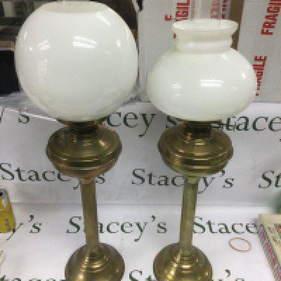 A pair of brass oil lamps. Shipping category D. NO RESERVE