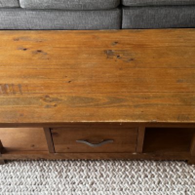 A modern pitch pine coffee table. 125cm x 70cm x 37cm