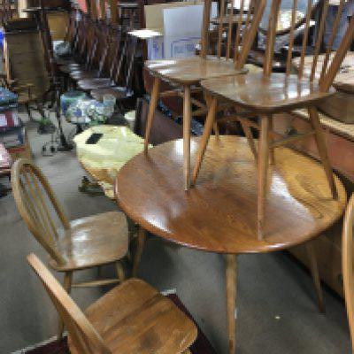 Ercol kitchen table (72cm tall 98cm wide) and chairs