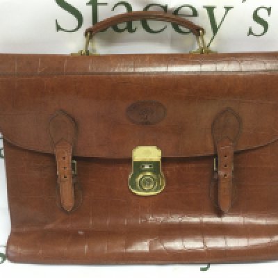 A Mulberry attache case. Shipping category B.