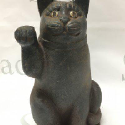 A vintage cast iron Maneki-Neko cat, 22cm tall. Postage category B