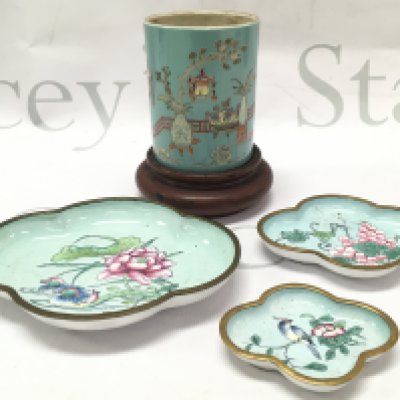 Porcelain Chinese trinket dish hand painted with floral and animal designs with a small Famille Rose porcelain brush pot with a red glaze six character mark. This lot cannot be posted