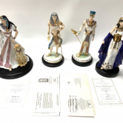 4 Egyptian porcelain figures to include Coalport limited edition Egyptian figure Queen Hatshepsut, with certificate, Wedgwood figurine of Tutankhamun The Boy King, Legends of the Nile collection Ltd Edition 3658 of 9500 CW310 24.5cms h plus base stand. Wedgwood figurine of Akhenaten, Legends of the Nile collection Ltd Edition 1615 of 9500 24.5cms h plus base stand, Royal Worcester Figure of Nefertari, 51 of 9500 (D)