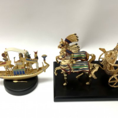 Compton & Woodhouse pewter figure group The Golden Chariot of Tutankhamen together with a gilded gondola. (D)
