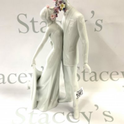 A Lladro porcelain figure, Daisa 2008, 32cm (D)