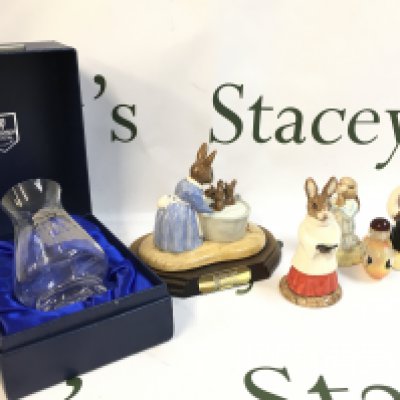 Boxed Edinburgh crystal glass, Royal Doulton Bunnykins figures. This lot cannot be posted
