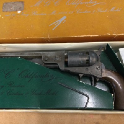 MGC old frontier navy revolver civilian and yank model in original box. Replica model. Postage B