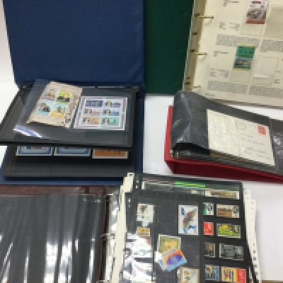 A collection of GB and world stamps. Postage C