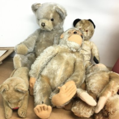 A vintage Steiff lion and other soft toys. Postage C