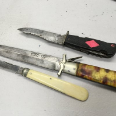 A Folding pocket Knife possible German Third Reich one other folding vintage knife and a Saymor folding knife (3)