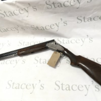 A Rizzini E 12 gauge side plate over under shotgun. Multi choke single trigger. 28inch barrel. Serial number 69967. PLEASE NOTE THAT A SHOTGUN LICENSE IS REQUIRED TO PURCHASE THIS ITEM. COLLECTION AND VIEWING BY APPOINTMENT ONLY.