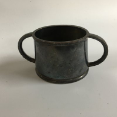 A collection of P&O Line items consisting of rare small side plate/saucer from the P&O line vessel the SS Canberra, rare to find P&O line first class ships cabin &#2013266057&#2013265947&#2013266167gazunder&#2013266057۪, rare to find two handled dinner bowl and saucer from the P&O vessel the Canberra, silver plated two handled sugar bowl from the P&O line, souvenir ladies jewellery box from the P&O line vessel the SS Arcadia and wooden souvenir dish from the P&O vessel the Chusan