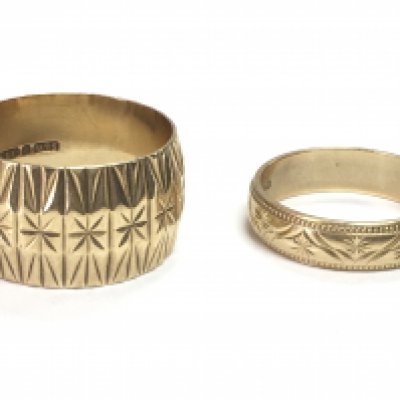 Two 9ct gold rings ,11.37g. Postage category A