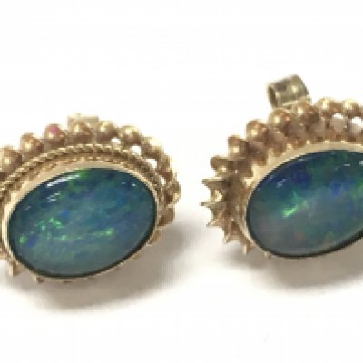 9ct gold Opal stud earrings , 1.9g. Postage category A