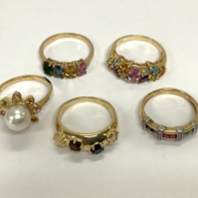 5 9ct gold and semi precious stone set rings (A) 16.2g