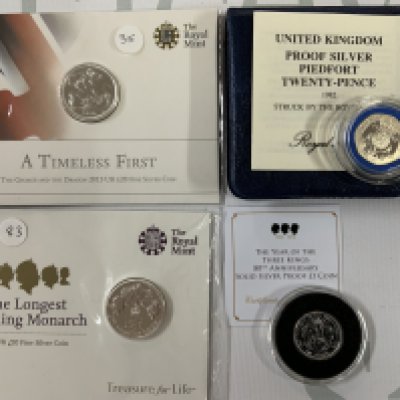 Royal mint issue 2013 UK &pound;20 silver proof coin, 2015 silver proof &pound;20 coin, Sterling silver 80th Anniversary &pound;1 coin, 1982 Piedfort proof 20p. (A)