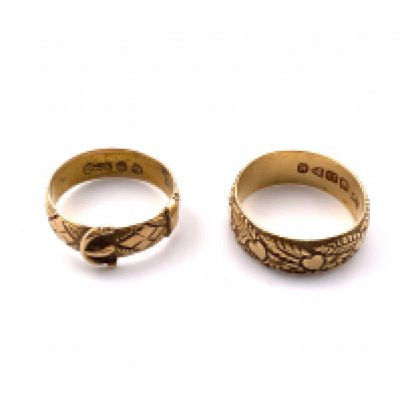 An Edwardian engraved buckle design 15ct gold band, 3.94g together with a 18ct gold Edwardian engraved band. 6.09g A)
