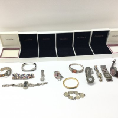 A collection of assorted fashion watches some costume jewellery and 7 Pandora boxes. Postage B