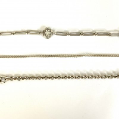 3 Genuine Pandora Sterling silver Modern jewellery items. To include a double knot Pandora bracelet, Pandora Rose petals design silver bracelet, Sterling silver Asymmetric Star Collier Necklace. (A) NO RESERVE