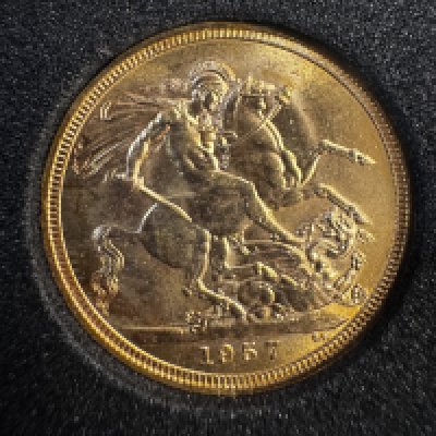 1957 Queen Elizabeth II full sovereign (A)
