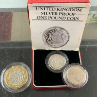 2001 Piedfort 2.00 coin together with 2 1983 First Issue &pound;1 coins (A)