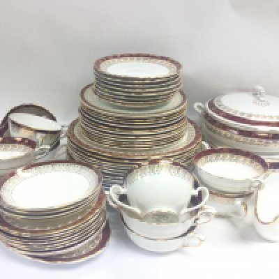 Royal Grafton Majestic dinner set including plates, soup bowls etc. This lot cannot be posted