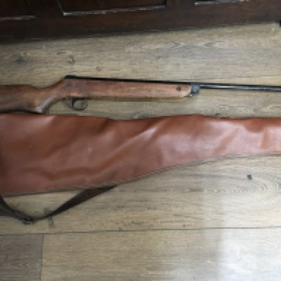 A B.S .A air rifle. NO RESERVE