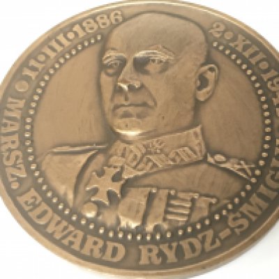 A 1991 Commemorative Polish Bronze Medal for Marshal Edward-Rydz-Smigly, Political Leader tasked to organise the resistance to the German Invasion in 1939, 70mm Diameter, Weight 132.74 Grams. Postage category A