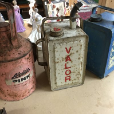 Vintage paraffin cars Valor, Essoblue and Alladin pink. This lot cannot be posted