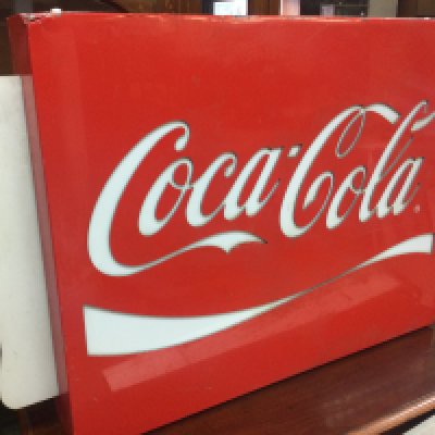 A vintage Coca Cola electric light sign, dimensions 76x60cm. This lot cannot be posted