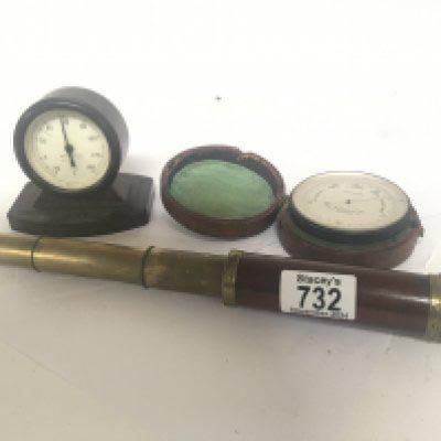 A 19th century three drawer brass and oxidised brass telescope maker Dolland of London a pocket barometer maker W Dixey New Bond Street London and a bakelite cased Fahrenheit temperature gauge. All in good condition postage available.