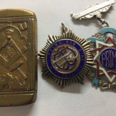 A Masonic brass Vesta and two medals.