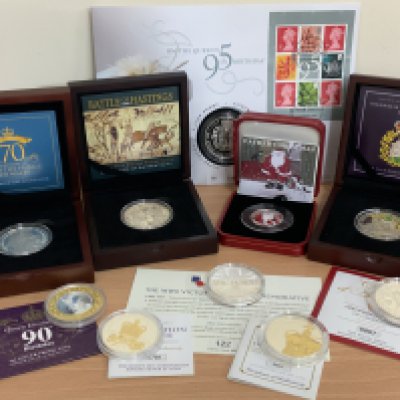 10 Silver commemorative coins. (A)