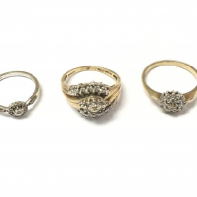 Three 9ct gold cluster rings. 6.79g